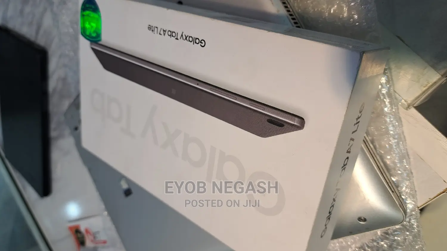 New Laptop Apple MacBook Air 2020 M1 8GB Apple M1 SSD 512GB