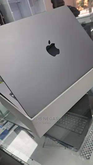 New Laptop Apple MacBook Air 2022 M2 16GB Apple M2 Ultra SSD 512GB