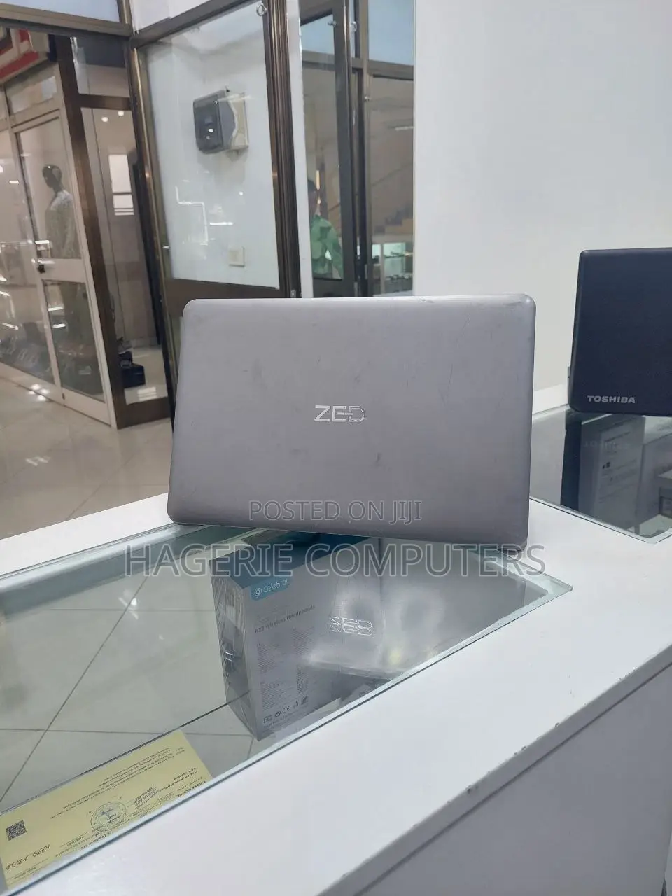 New Laptop I-Life ZedAir 2GB Intel Core 2 Quad SSD 140GB