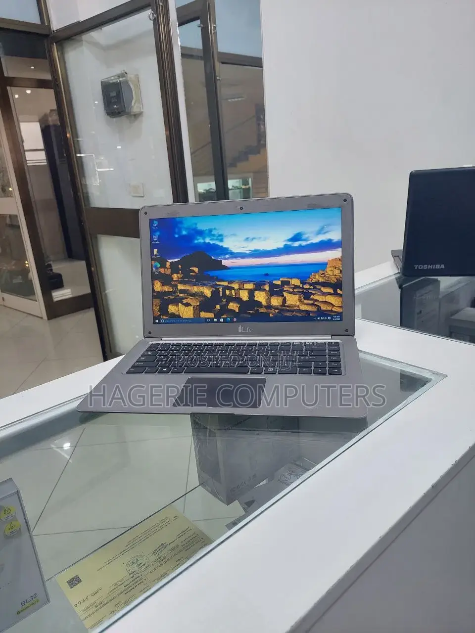 New Laptop I-Life ZedAir 2GB Intel Core 2 Quad SSD 140GB