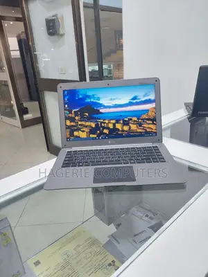 New Laptop I-Life ZedAir 2GB Intel Core 2 Quad SSD 140GB