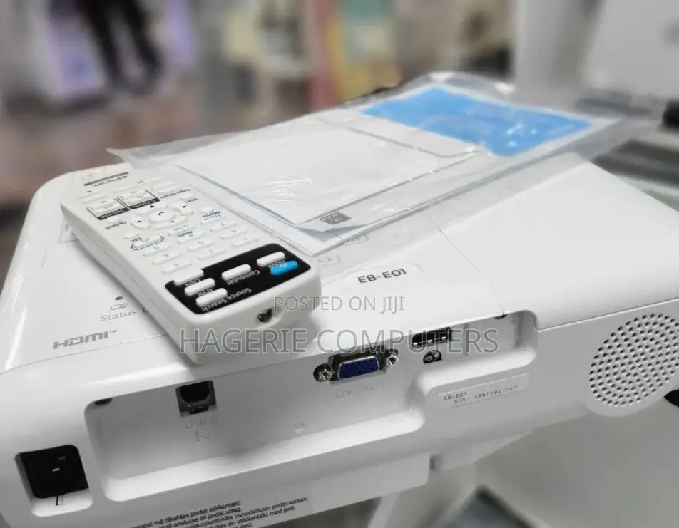 New Brand Projector Eb-E01