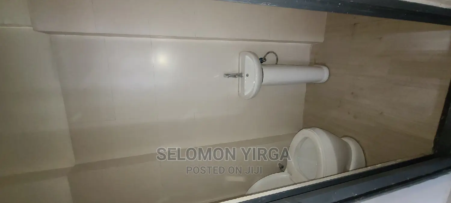 3bdrm Apartment in አድስ አበባ, Bole for rent