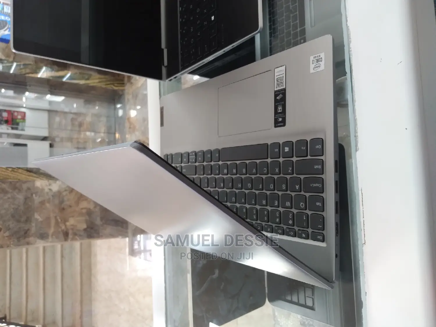 New Laptop Lenovo Ideapad 3 4GB Intel Core I3 SSD 256GB