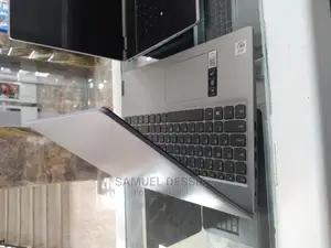 New Laptop Lenovo Ideapad 3 4GB Intel Core I3 SSD 256GB