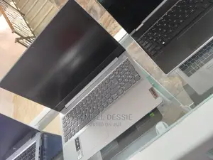 New Laptop Lenovo Ideapad 3 4GB Intel Core I3 SSD 256GB