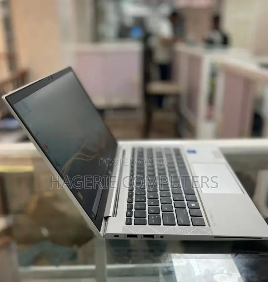 New Laptop HP EliteBook 830 G8 16GB SSD 512GB