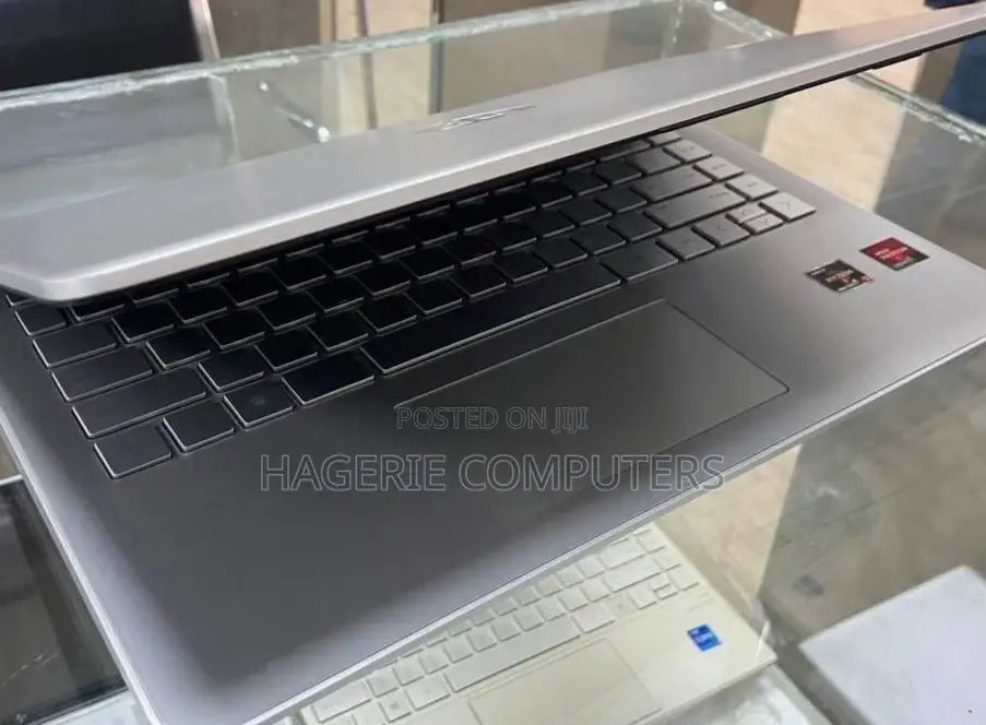 New Laptop HP 16GB AMD Ryzen 5 SSD 512GB