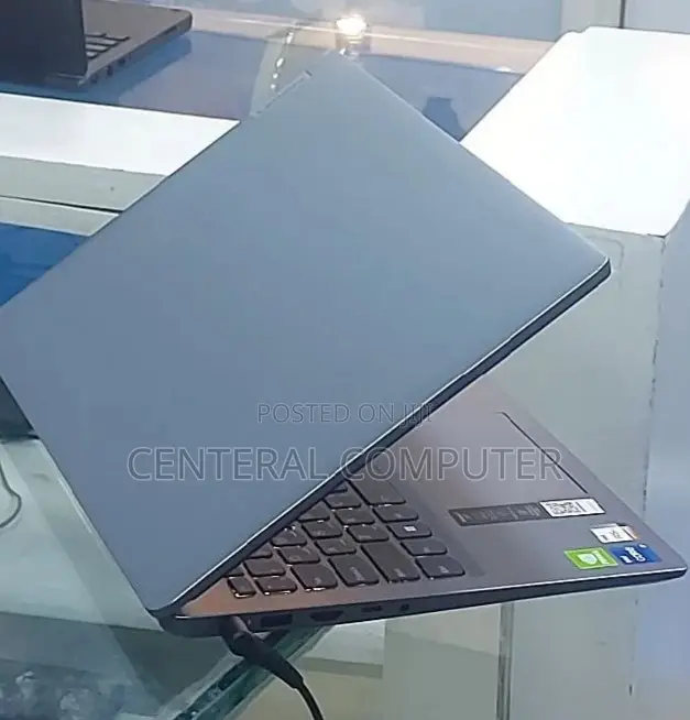 New Laptop Lenovo Ideapad 3-14iil05 16GB Intel Core I7 SSD 512GB