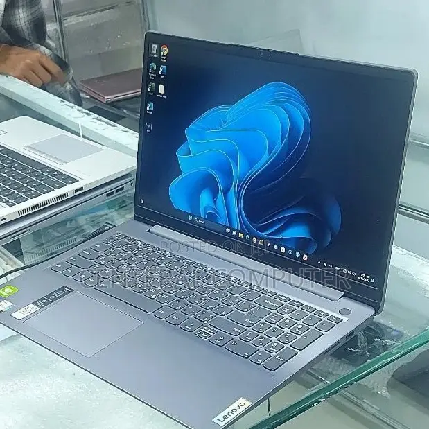 New Laptop Lenovo Ideapad 3-14iil05 16GB Intel Core I7 SSD 512GB