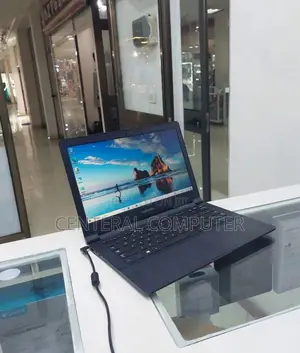 Laptop Samsung NP900X3B 4GB Intel Core 2 Quad SSD 128GB