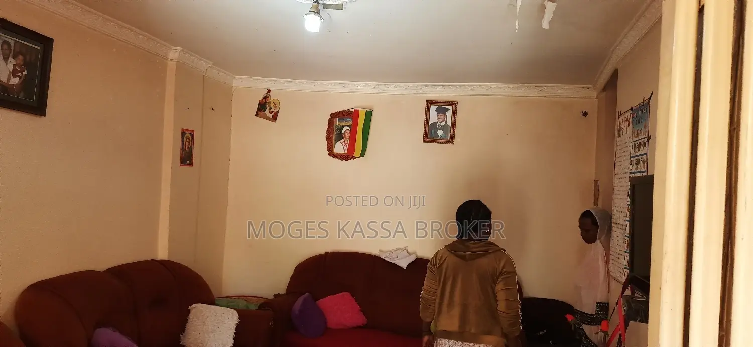 1bdrm Condo in አያት 49 የአየር መንገድ, Yeka for sale