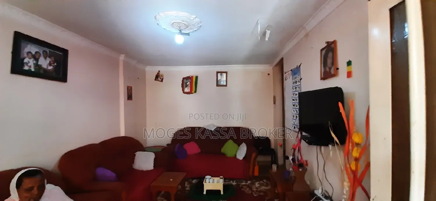 1bdrm Condo in አያት 49 የአየር መንገድ, Yeka for sale
