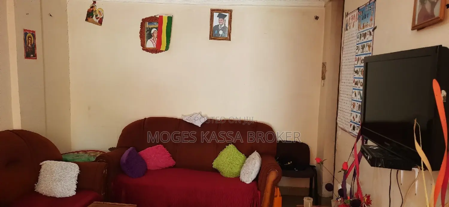 1bdrm Condo in አያት 49 የአየር መንገድ, Yeka for sale