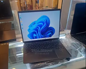 Photo - New Laptop HP Spectra 13 1GB Intel Core I7 SSD 1T