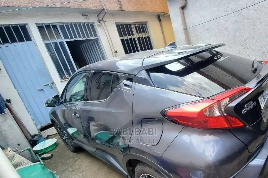 Toyota C-HR 2017 Gray