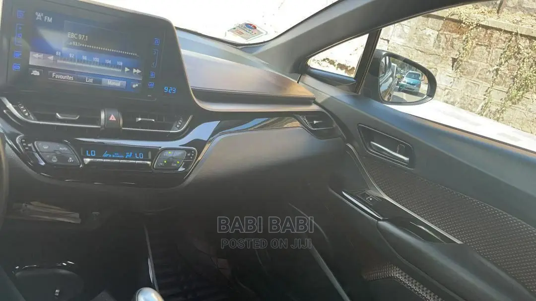 Toyota C-HR 2017 Gray