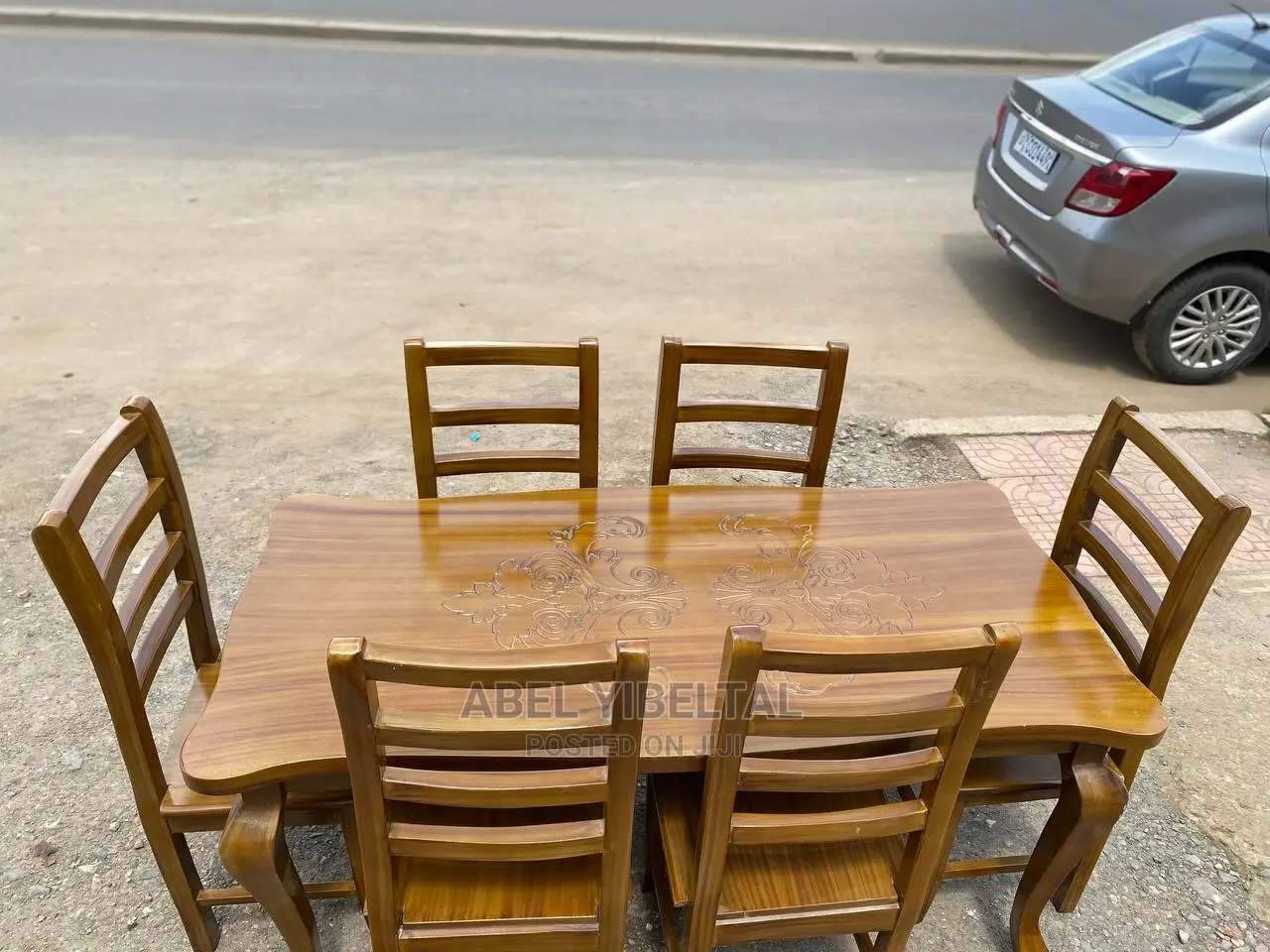 ውብና ጠንካራ እንዲሁም ዘመናዊ የሆነ ባለ 6 የምግብ ወንበር ጠረጴዛ !