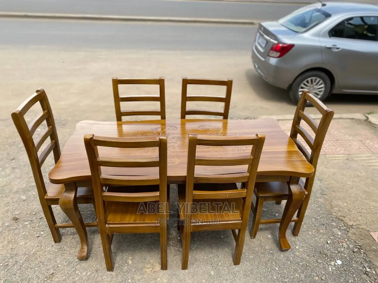 ውብና ጠንካራ እንዲሁም ዘመናዊ የሆነ ባለ 6 የምግብ ወንበር ጠረጴዛ !