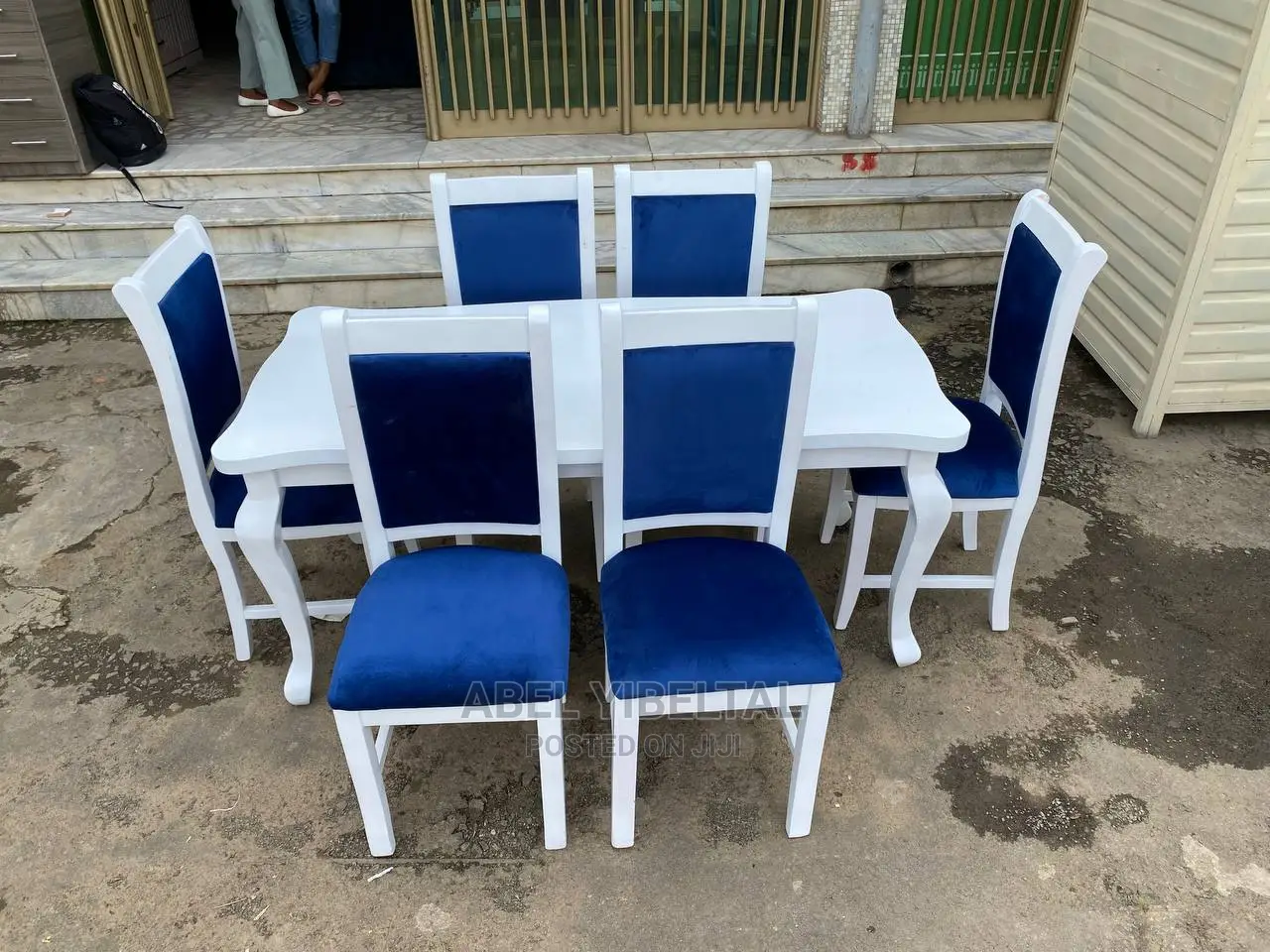 ከዋንዛ የተሰራ እና ውብ ባለ 6 የጨርቅ ወንበር ጠረጴዛ ! 