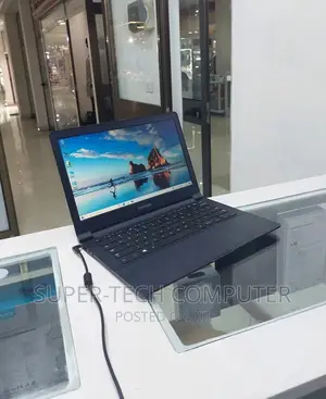 Laptop Samsung NP900X3B 4GB Intel HDD 128GB