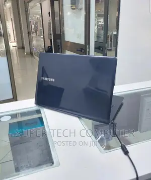 Laptop Samsung NP900X3B 4GB Intel HDD 128GB