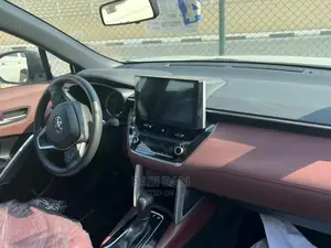 Toyota Corolla 2022 Silver