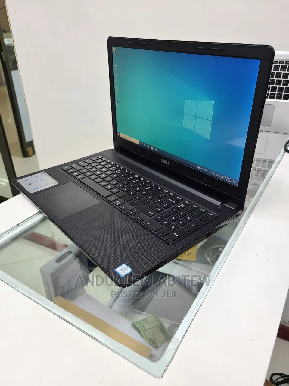 New Laptop Dell Inspiron 15 8GB Intel Core I5 SSD 1T