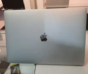 Photo - New Laptop Apple MacBook Pro 2017 16GB Intel Core I7 SSD 1T