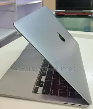 New Laptop Apple MacBook Pro 16GB Intel Core I5 SSD 1T