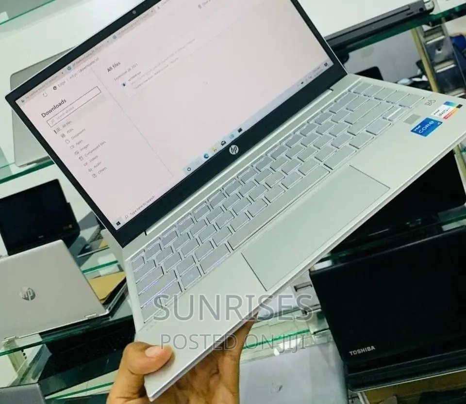 New Laptop HP Pavilion 15 8GB Intel Core I5 SSD 512GB