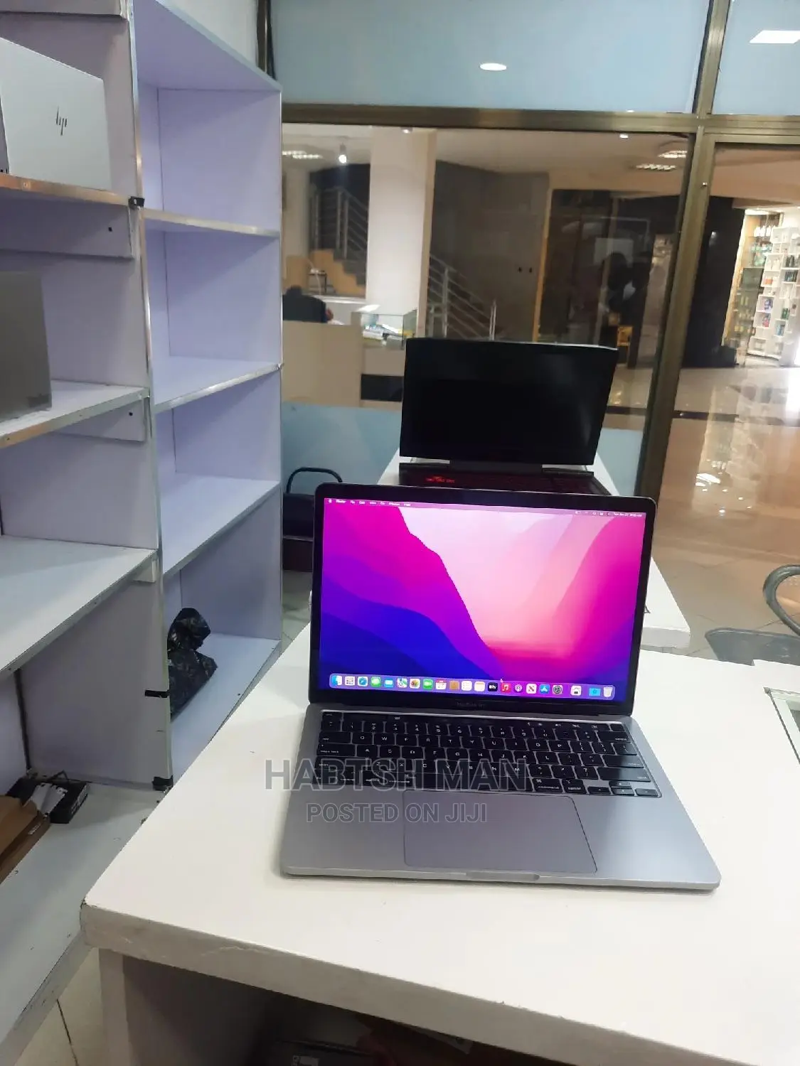 New Laptop Apple MacBook Pro 16GB Intel Core I5 SSD 1T