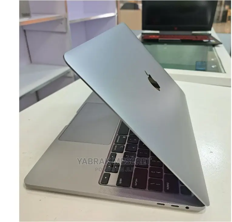 New Laptop Apple MacBook Pro M1 16GB Intel Core I5 SSD 1T