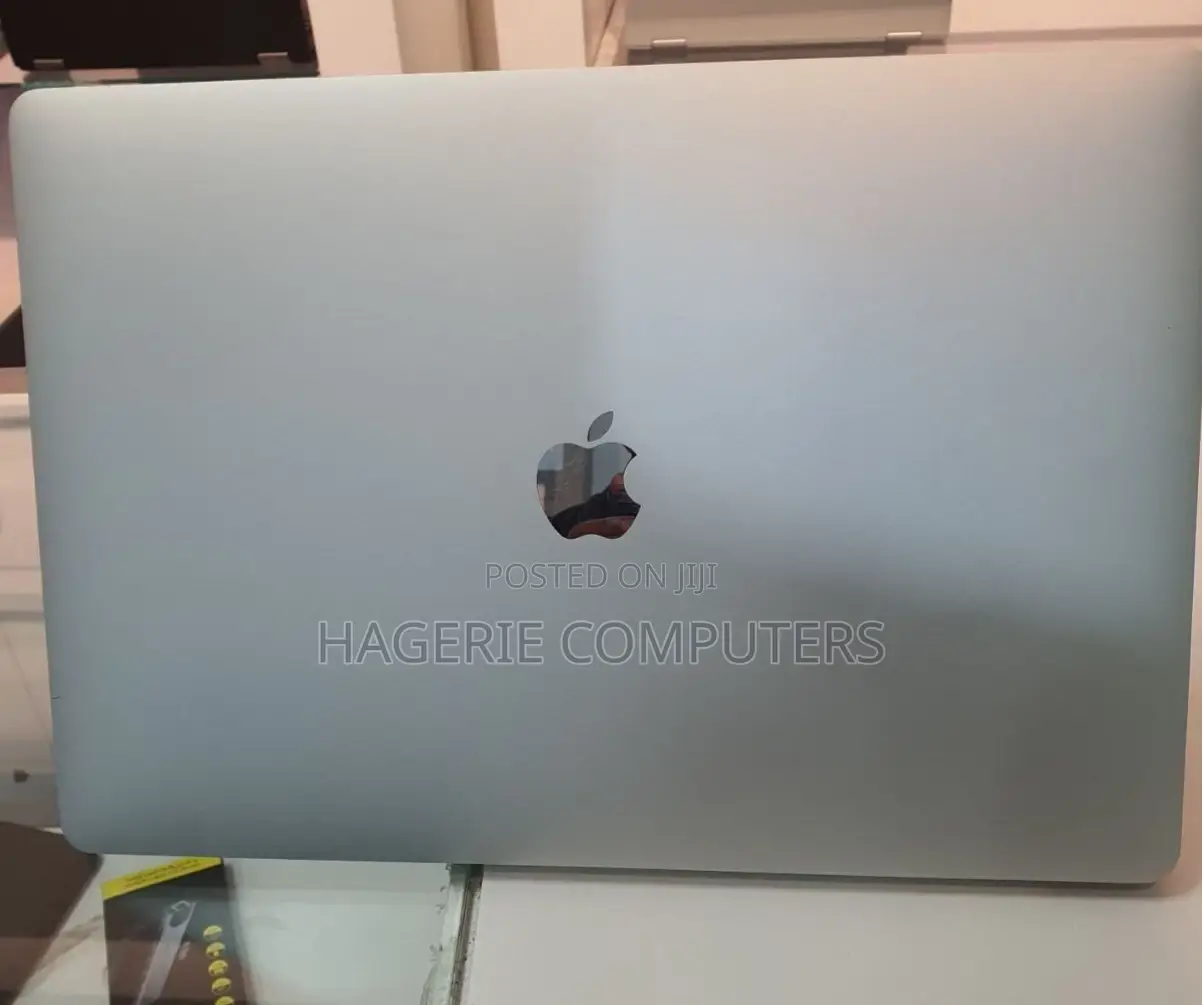 New Laptop Apple MacBook Pro 2017 16GB Intel Core I7 SSD 1T