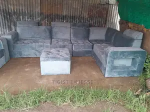 Photo - ሶፋ 8ሰዉ ሚያስቀምጥ