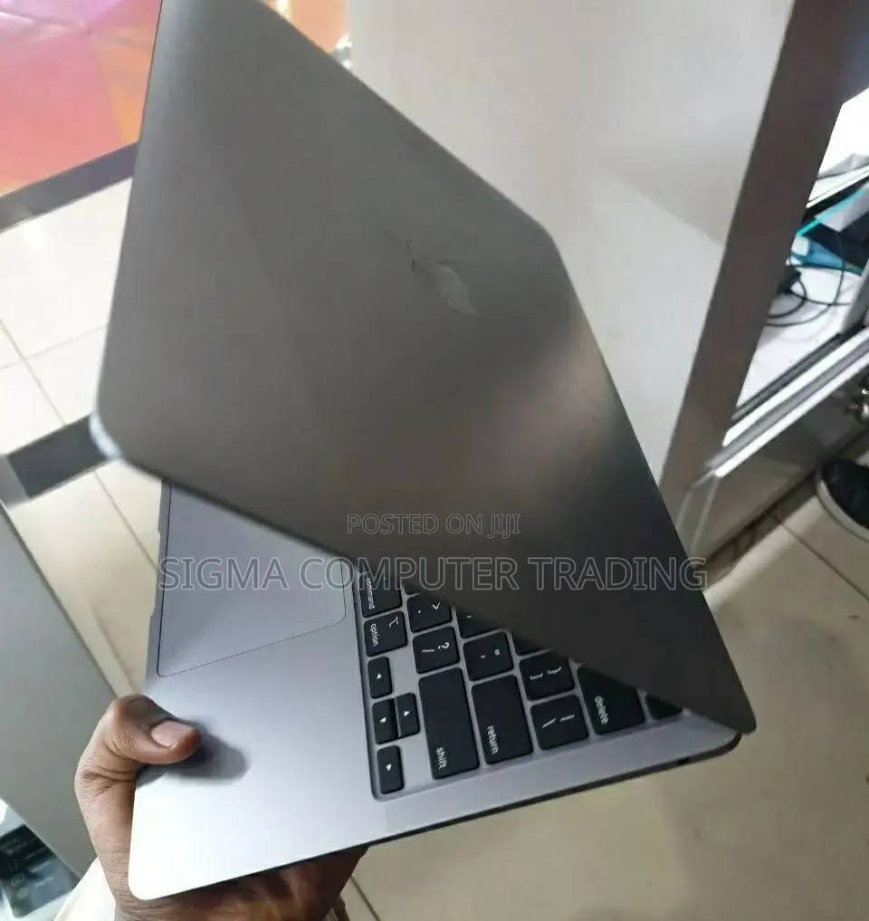 New Laptop Apple MacBook Air 2018 8GB Intel Core I5 SSD 256GB