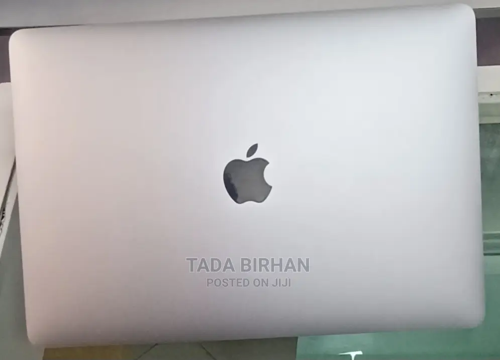 New Laptop Apple MacBook 2020 8GB Intel Core I5 SSHD (Hybrid) 256GB