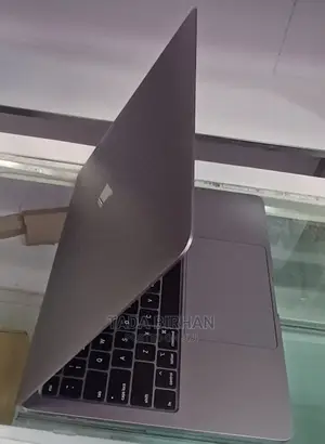 New Laptop Apple MacBook 2020 8GB Intel Core I5 SSHD (Hybrid) 256GB