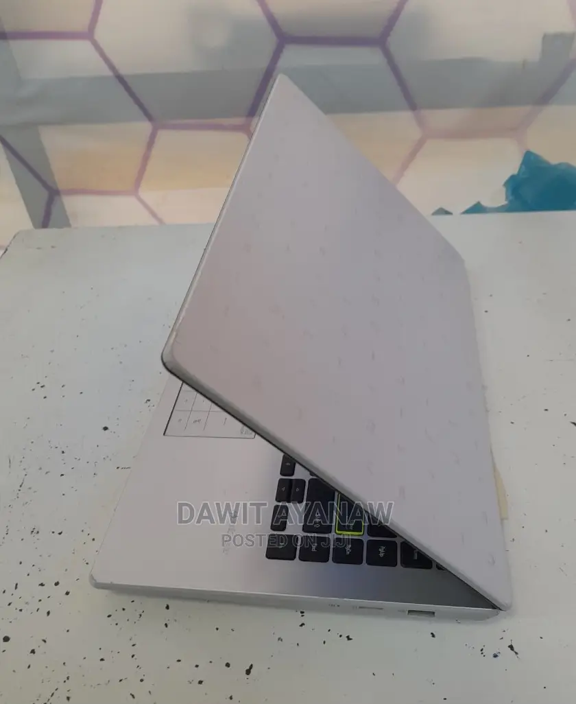 New Laptop Asus VivoBook 15 X505BA 4GB Intel Core 2 Duo SSD 128GB