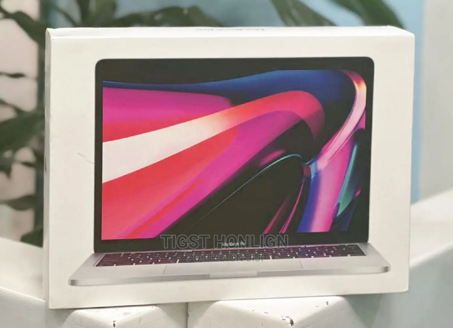 New Laptop Apple MacBook Pro 2022 M2 8GB Apple M2 SSD 256GB