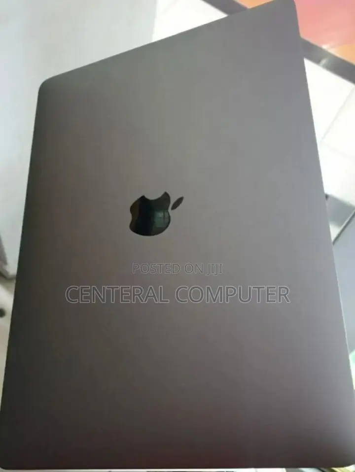 New Laptop Apple MacBook 2018 8GB Intel Core I5 SSD 256GB