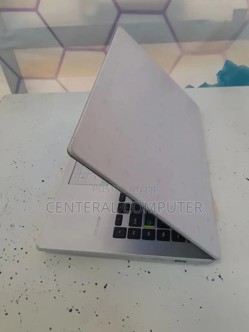 New Laptop Asus Vivobook E410M 4GB Intel SSD 128GB