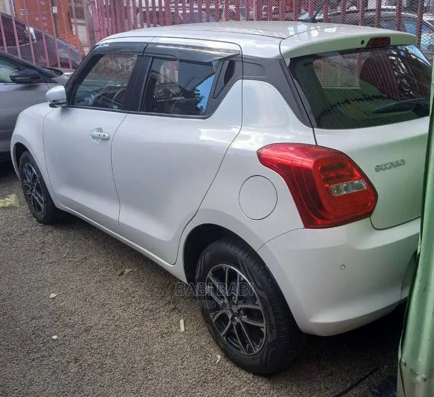 New Suzuki Swift 2022 Silver