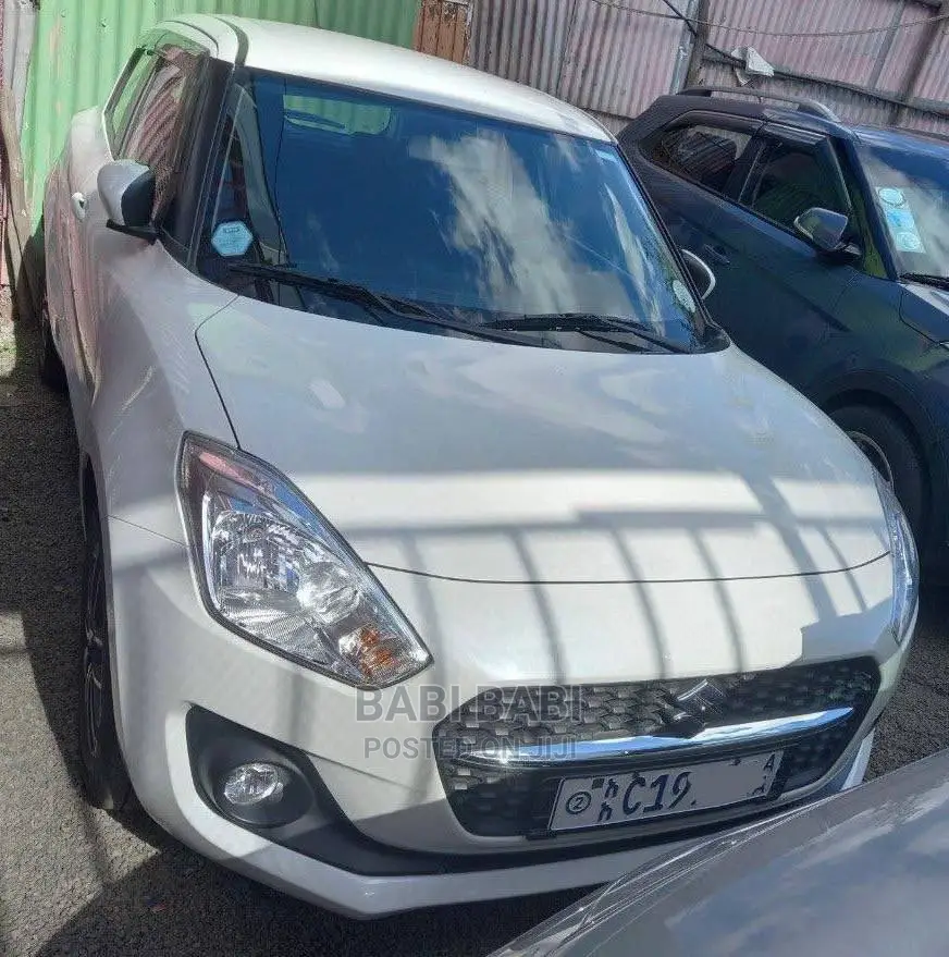 New Suzuki Swift 2022 Silver