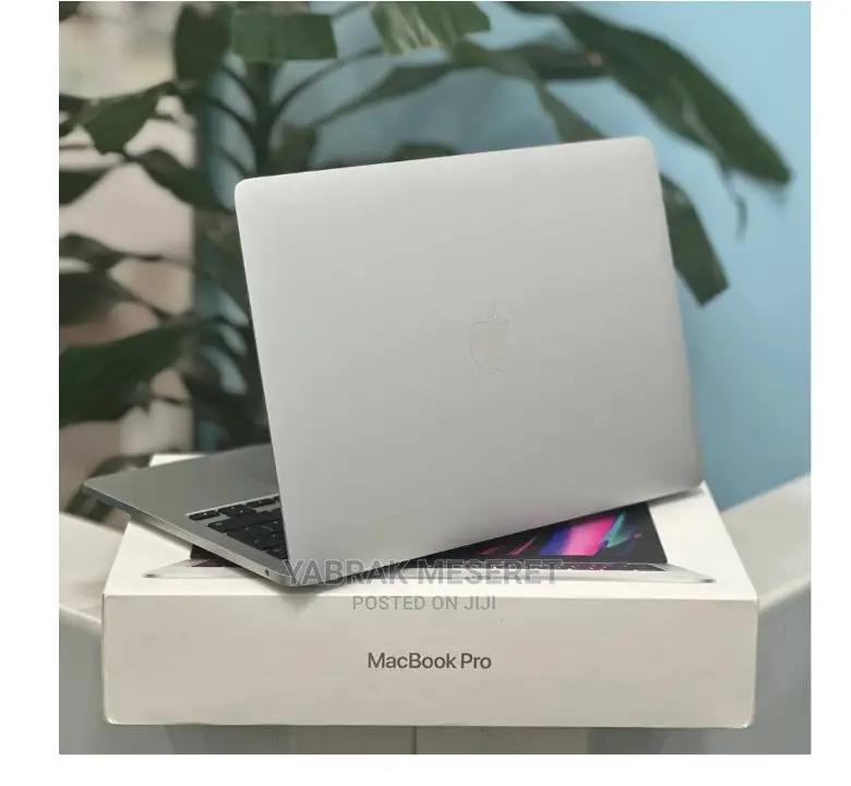 New Laptop Apple MacBook Pro 2022 M2 8GB Apple M2 SSD 256GB