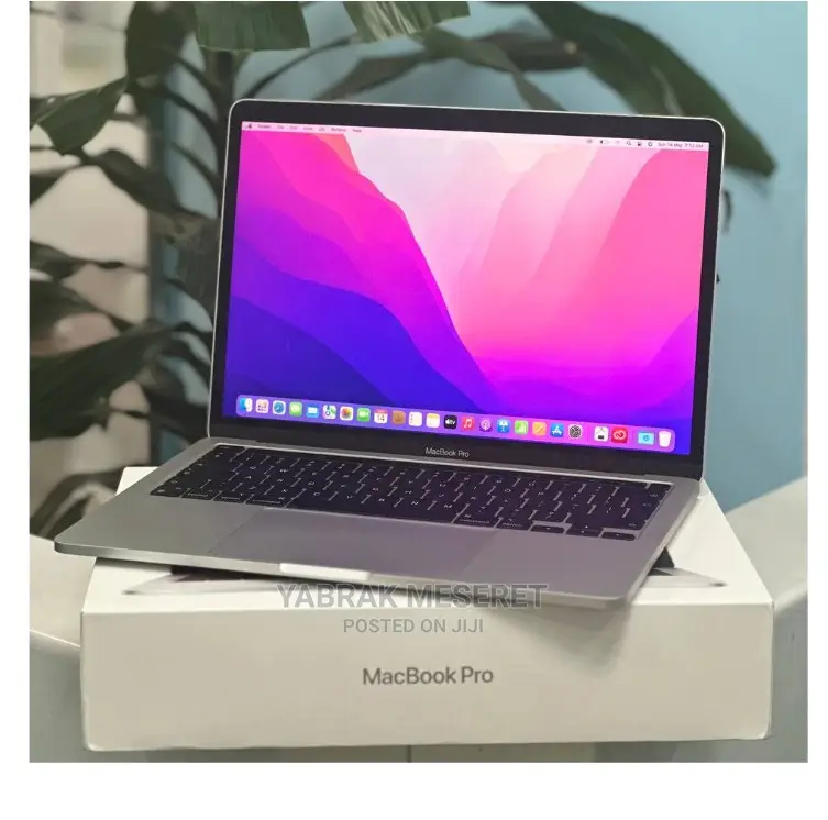 New Laptop Apple MacBook Pro 2022 M2 8GB Apple M2 SSD 256GB