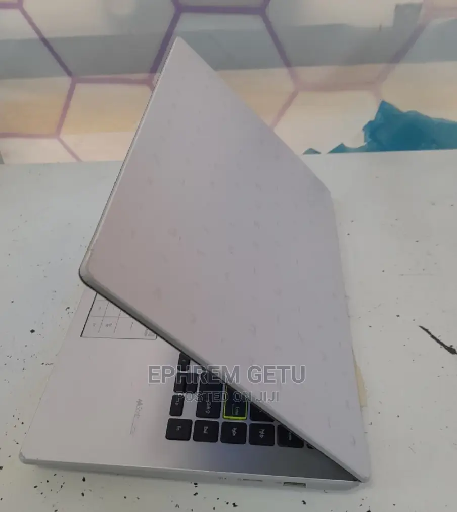 New Laptop Asus Vivobook E410M 4GB Intel Pentium SSD 128GB