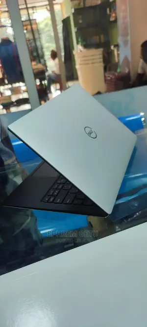 Photo - New Laptop Dell XPS 13 8GB Intel Core I5 SSD 512GB