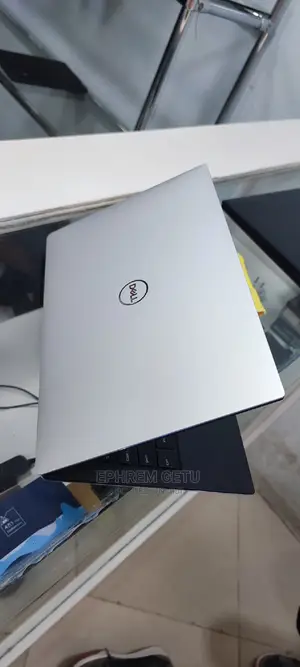 New Laptop Dell XPS 13 8GB Intel Core I5 SSD 512GB