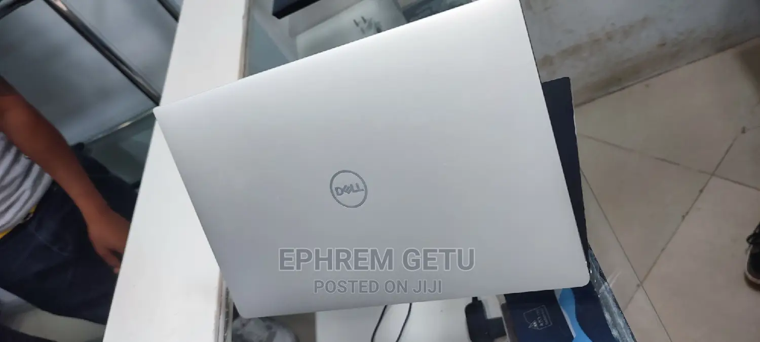 New Laptop Dell XPS 13 8GB Intel Core I5 SSD 512GB